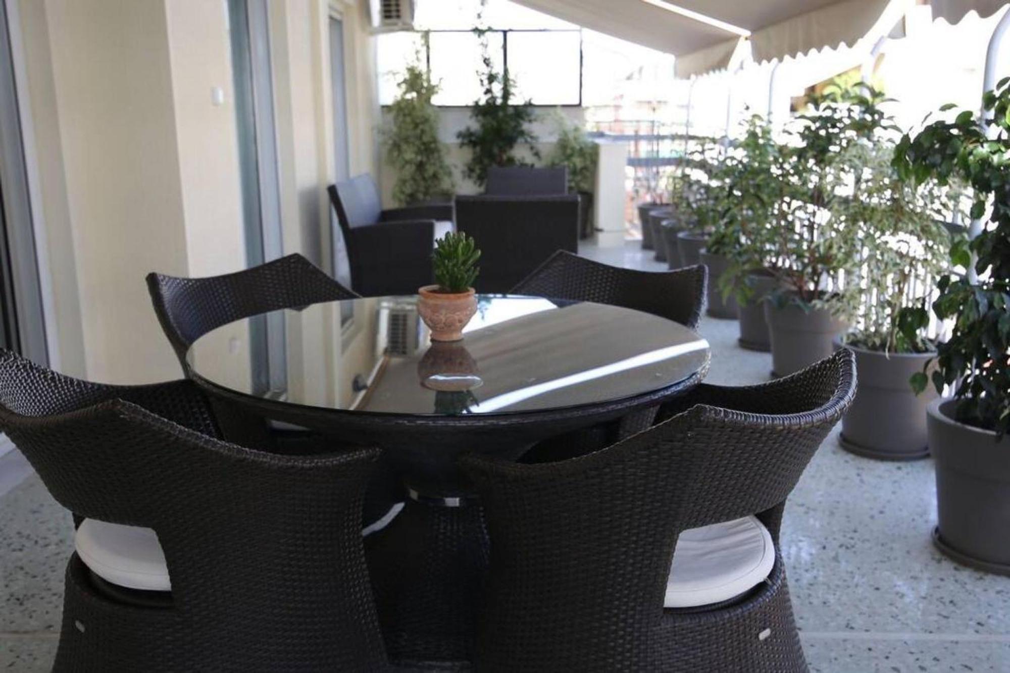 Apartmán Penthouse Lux Flat With 2 Bd Next To Larissis Atény Exteriér fotografie